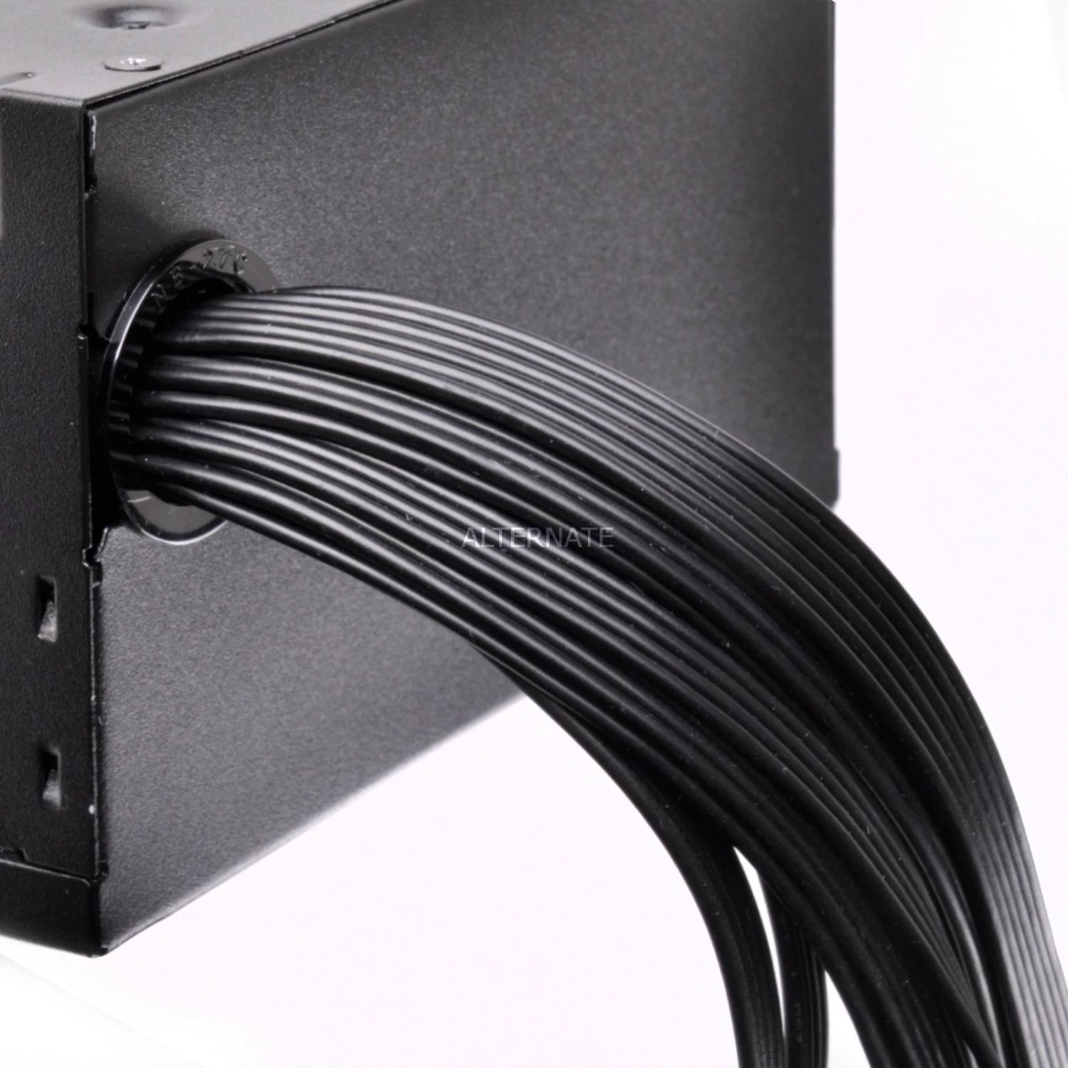 Ab 750 Watt SilverStone SST-ET750-B V1.1 750W, PC-Netzteil (schwarz, 4x PCIe, 750 Watt) 7 Ab 750 Watt SilverStone SST-ET750-B V1.1 750W, PC-Netzteil (schwarz, 4x PCIe, 750 Watt) – Bild 5